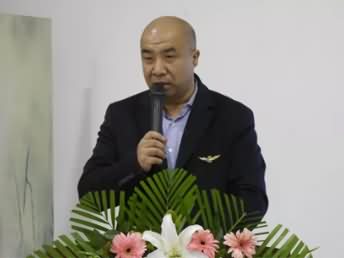 龙采董事長(cháng)当选哈尔滨市互联网上网服務(wù)行业协会会長(cháng)